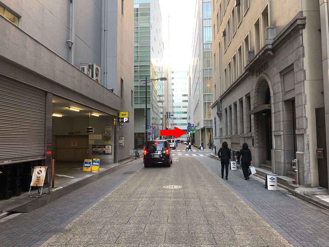 ミニバンやワゴン車などの大きなお車は、大塚家具の駐車場が便利です。